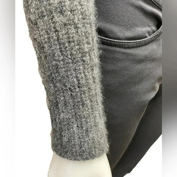 Elie Tahari Grey Cropped  Mock Neck Sweater - Picture 6 of 7